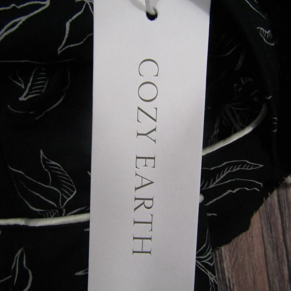 Cozy Earth Shorts Womens XS Black Skimmer Viscose Spandex Floral Pockets - Picture 2 of 8